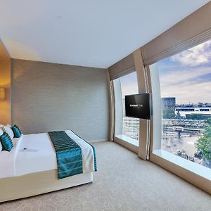 Mercury City View Room King Bed Non-Smoking