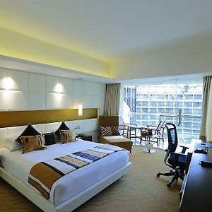 Earth Lagoon View Room Private Balcony King Bed